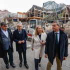 La alcaldesa, Cristina Ayala, acompañada de miembros de su equipo de Gobierno y de los artífices del proyecto para el Mercado Norte.