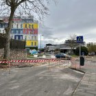 Las aceras ya se han demolido para mejorar la salida de los vehículos por la calle Luis Rodríguez Arango.