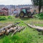 Trabajos de mantenimiento del Cinturón Verde de Burgos, en las cercanías de las Eras de San Francisco, en pleno cerro de San Miguel.