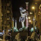 Instante de la procesión del Rosario Penitencial Obrero del año pasado, donde desfila la copia de la talla de Siloe realizada por CPA en 2004.