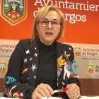 La concejala Yolanda Barriuso, en un momento de la rueda de prensa, tras la comisión de Personal