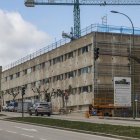 La renovación de la fachada y de las cubiertas del edificio de Policía Local cuentan con financiación europea.
