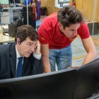 El presidente de Castilla y León, Alfonso Fernández Mañueco, en la sala de comunicaciones del 112.