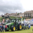Los socialistas Esther Peña y Daniel de la Rosa acudieron a la inauguración de la Feria de Maquinaria Agrícola de Lerma.