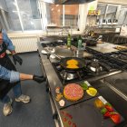 Eduardo Antón, ganador del Concurso Provincial de Hamburguesas Artesanales de Grecabur.