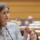 La vicepresidenta tercera del Gobierno y ministra para la Transición Ecológica y el Reto Demográfico, Sara Aagesen, interviene durante una sesión de control en el Senado, a 8 de abril de 2025, en Madrid (España). 
