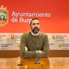 El concejal socialista Daniel Garabito, durante la rueda de prensa.