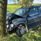 Cuatro jóvenes heridos en Castrillo de Solarana tras chocar contra un árbol.