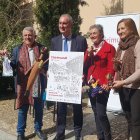 Archivo - El diputado de Cultura, José María Bravo (izda), el alcalde de Segovia, José Mazarías, la directora de Titirimundi, Marían Palma, y la subdelegada del Gobierno, Marián Rueda (EPress).