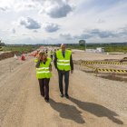 Visita a las obras del Parque Tecnológico de la alcaldesa, Cristina Ayala, y el viceconsejero de Economía, Carlos García Tobalina.