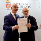 Firma del convenio de la Cátedra Francisco González.