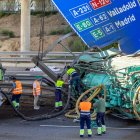 Trágico accidente en la BU-30 con un matrimonio fallecido tras volcar el camión en el que viajaban.