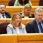 Los senadores del PP Alicia García y Javier Lacalle.