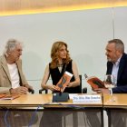 Mar Sancho, con Juan Luis Arsuaga y Rodrigo Alcalde.