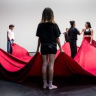 Últimos retoques a las piezas de uno de los 11 grupos de danza que, junto con la Orquesta Sinfónica de 3º a 6º de Profesional tomarán el escenario del Fórum el próximo martes.