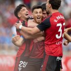 Los jugadores celebran el gol de Reina.