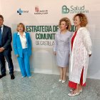 La gerente regional de Salud, Violeta Martínez Pindado (segunda por la derecha), en la presentación del Plan de Estrategia de Salud Comunitaria.