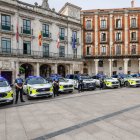 Presentación de seis nuevos coches de la Policía Local en la Plaza Mayor.