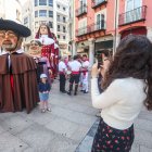Último pasacalles de los Gigantillos, Gigantones y Danzantes en las fiestas de San Pedro 2025.