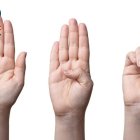 Señal internacional de auxilio para alertar de que se es víctima de agresión sexual o machista.