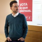 Votaciones de las elecciones primarias del PSOE de León; en la imagen, el candidato Diego Moreno.