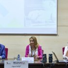 La directora general de Economía social y Autónomos, Emma Fernández, en el centro, durante la presentación de RelevaCyL en Burgos.