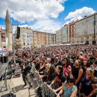 Robin McAuley, en acústico, a los pies de la Catedral de Burgos.
