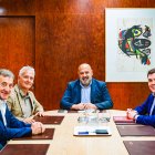 Reunión en el ayuntamiento de Palma de Mallorca con el alcalde y los representantes de Adema y el rector de la universidad on line burgalesa.