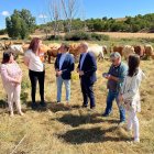 El director general de Desarrollo Rural de la Consejería, Jorge Izquierdo, durant su visita al municipio de Moreruela de los Inanzones, Zamora.