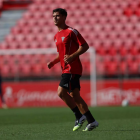 Aarón Martín, durante su primer entrenamiento con el Mirandés.
