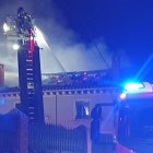 Los Bomberos intervienen en el incendio.