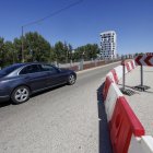 Carril cortado en el puente del bulevar, a la altura de Capiscol.
