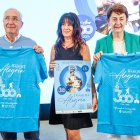 José Luis Díez Vivar, prior de la cofradía, la portavoz de la Diputación, Inmaculada Sierra y Rosa María Calvo Iglesias, secretaria de la cofradía.