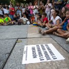 Un momento de la concentración de las familias usuarias de la Escuela Municipal de Música en El Espolón de Burgos.
