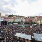 Vista de la Plaza Mayor durante el concierto de Rozalén con Fetén Fetén.