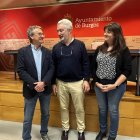 De izquierda a derecha: Mariano Cerdán, Carlos Niño, y María Suárez, durante la presentación de la marcha.