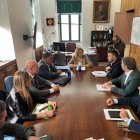 Instante de la reunión mantenida entre el club y el equipo de Gobierno.