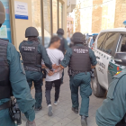Imagen de una de las detenciones por una agresión múltiple en Roa el pasado 17 de agosto.