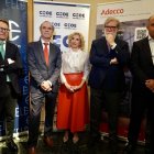 El presidente de la Conferencia Española de Organizaciones Empresariales de Castilla y León, Santiago Aparicio, el presidente de la Comisión de Relaciones Laborales de la Confederación y presidente de Federación Leonesa de Empresarios, Juan María Vallejo, y el secretario general de Adecco Group, Santiago Soler, inauguran la jornada ‘Absentismo: un reto empresarial’.