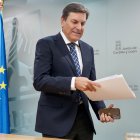 El consejero de Economía y Hacienda y portavoz, Carlos Fernández Carriedo, comparece en rueda de prensa posterior al Consejo de Gobierno.