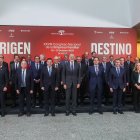 Foto de familia de los representantes institucionales que arroparon el XVIII Congreso Nacional de la Empresa Familiar.