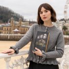 La escritora Nagore Suárez, con su última novela.