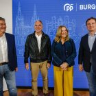 De izq. a dcha., Francisco Vázquez, Elías Bendodo, Cristina Ayala y Borja Suárez.