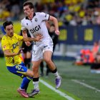 Imagen de Íñigo Córdoba durante el partido contra el Cádiz.