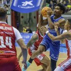 Jermaine Samuels Jr. durante el partido contra Zaragoza.