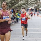 Dani Arce se impuso con solvencia en la meta del Paseo del Espolón, repleto de público para seguir las diferentes categorías de la milla urbana.