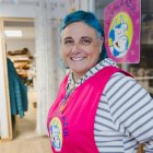 La palentina Asun Fernández, de ingeniera forestal a maestra del cuero para transformar la piel en regalos y talleres que forjan la autoestima de los más pequeños.