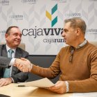 Ramón Sobremonte y Roberto Lozano, tras sellar el acuerdo.