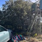 Imagen de la caseta de avistamiento de aves desde la que cayó el cazador