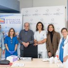 Miembros de la asociación con representantes de Recoletas Salud.